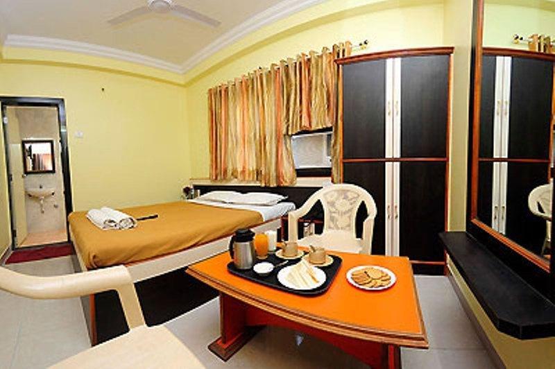Sai Ganesh Hotel Shirdi Quarto foto